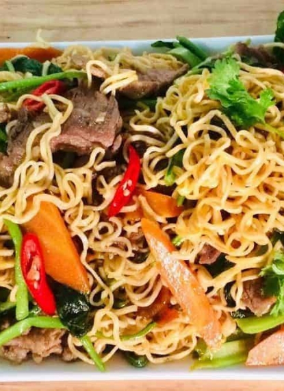 Mì Gói Xào Bò